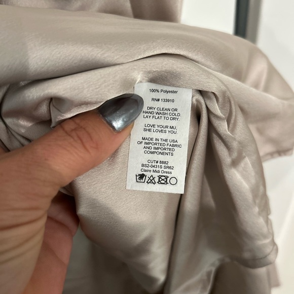 NWT! Show Me Your MuMu Claire MIDI Satin - Picture 4 of 6